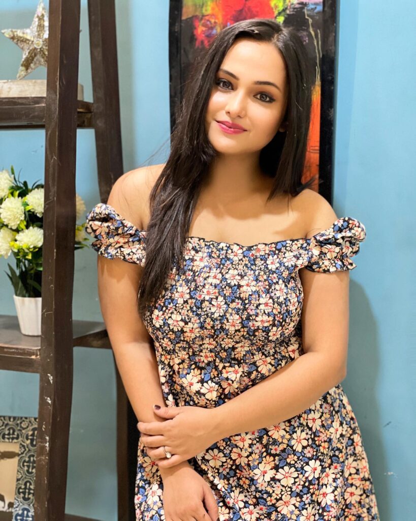 Aliya Naaz Ullu Web Series Actress