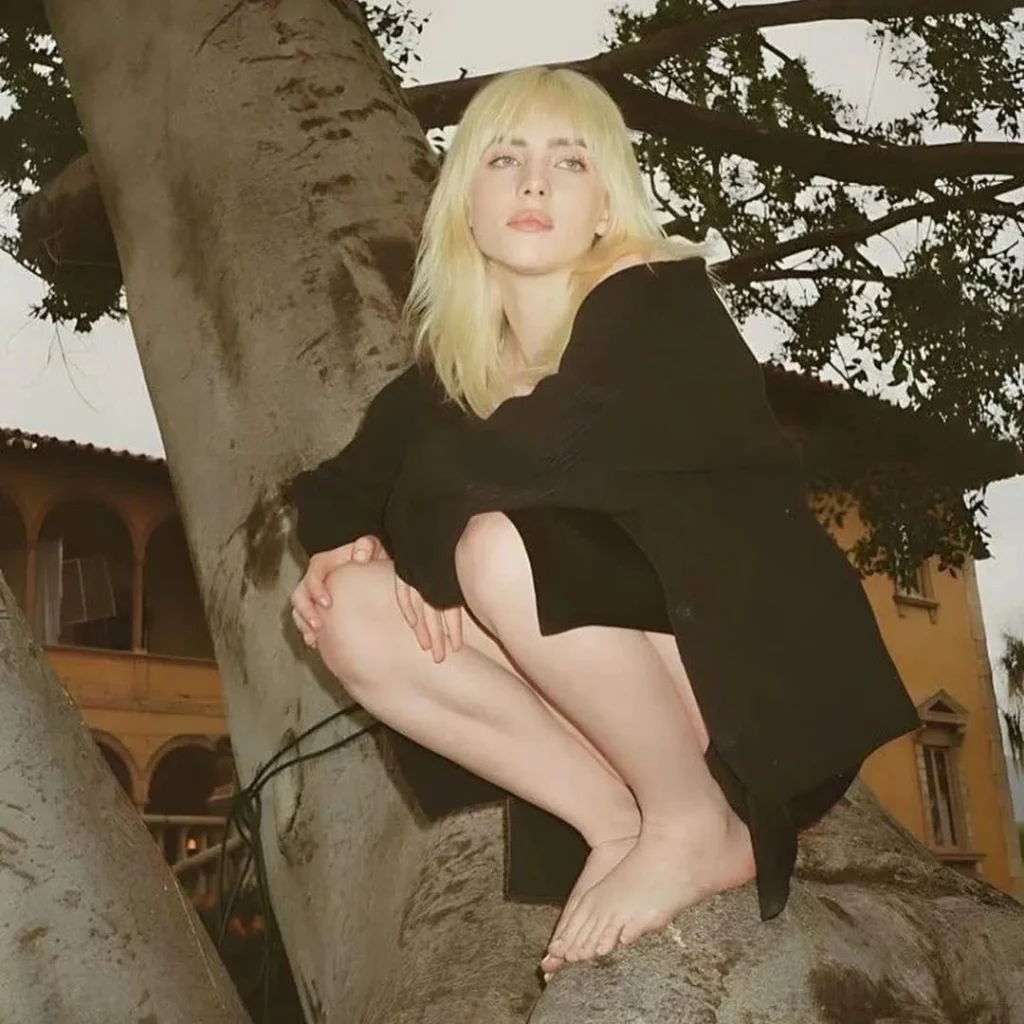 Billie Eilish Feet Barefoot Pic On Tree