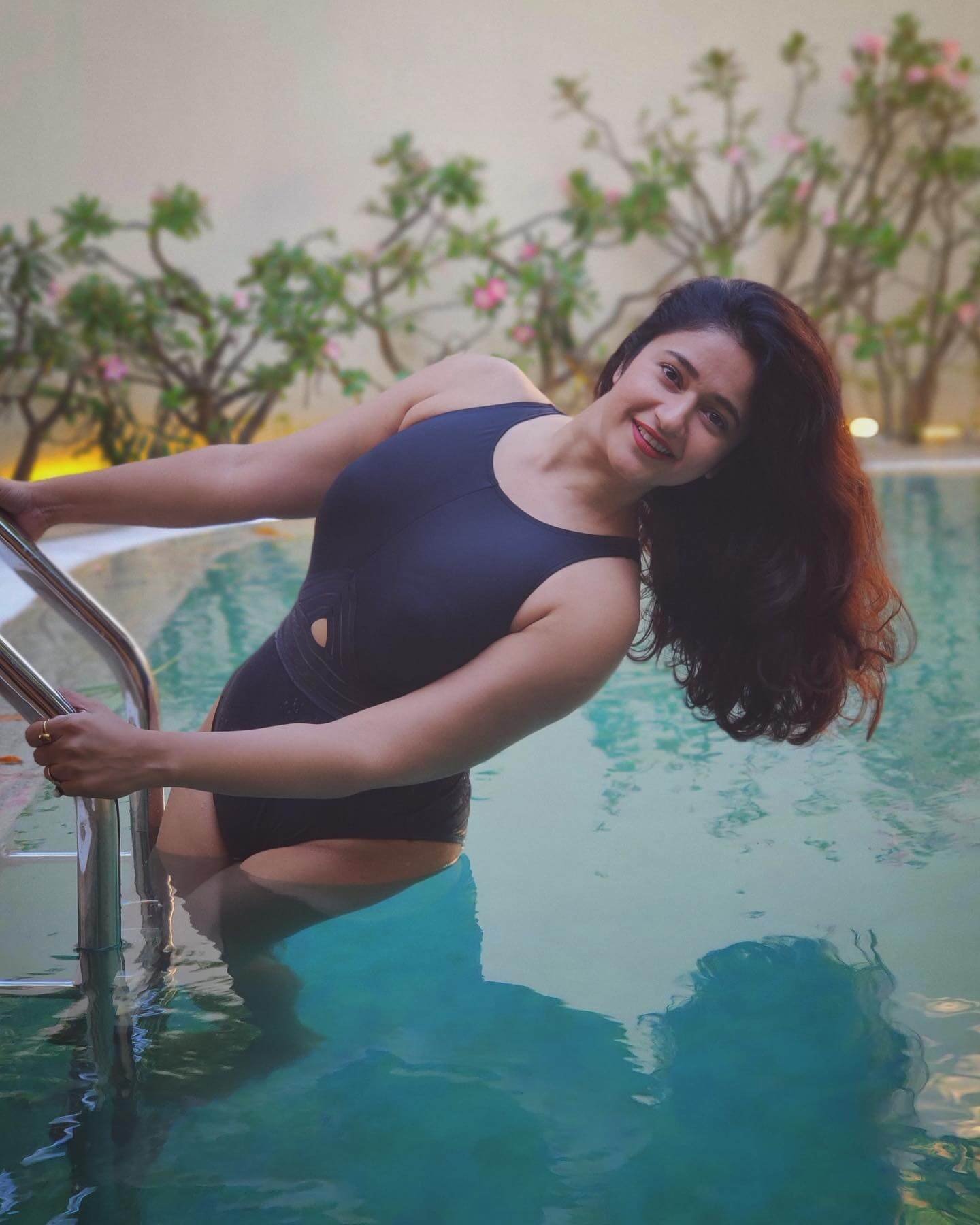 poonam bajwa bikini pic